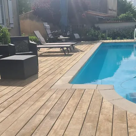 Gites De 2 A 11 Personnes Au Domaine D'Usson Echebrune Extérieur photo