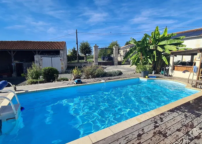Gites De 2 A 11 Personnes Au Domaine D\'Usson