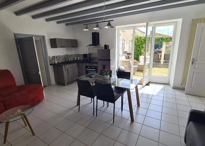 Gites De 2 A 11 Personnes Au Domaine D\'Usson