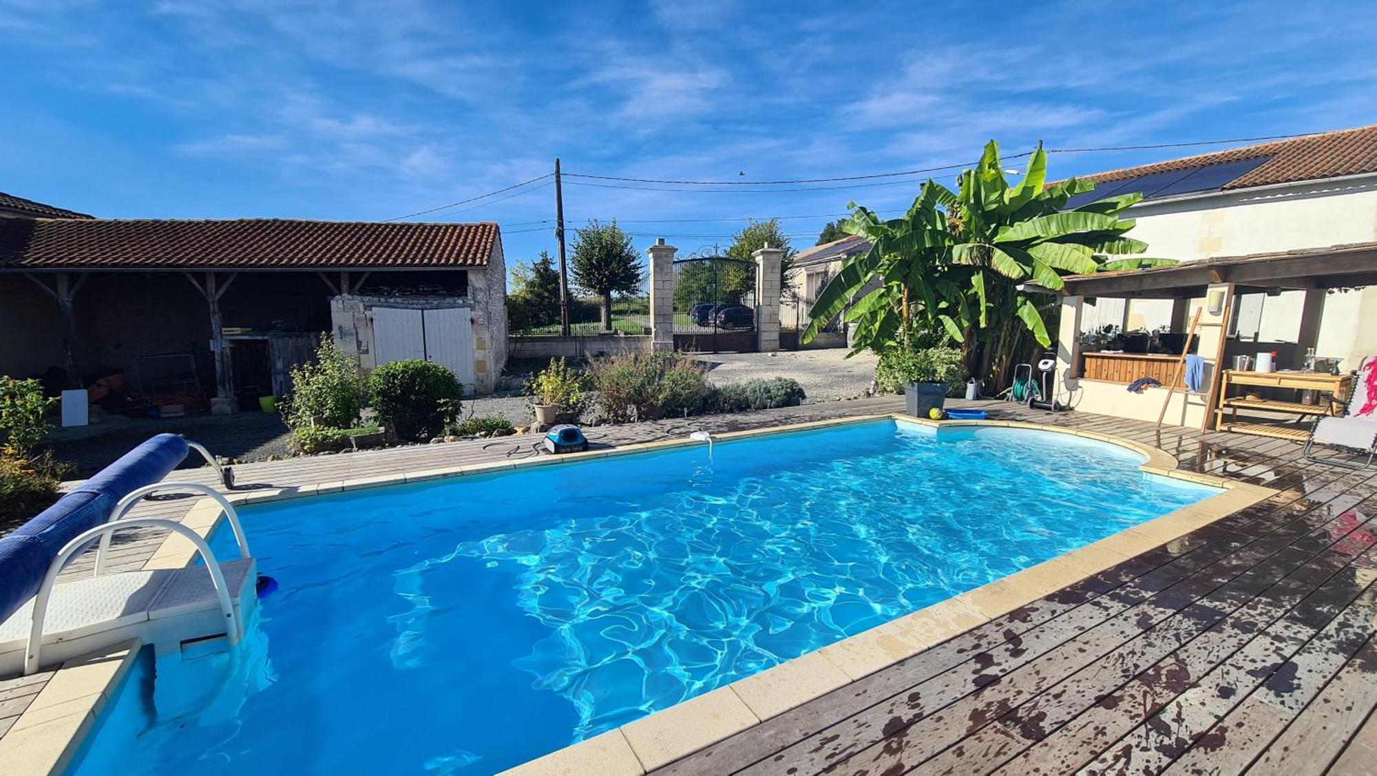 Hébergement de vacances De 2 A 11 Personnes Au Domaine D'usson